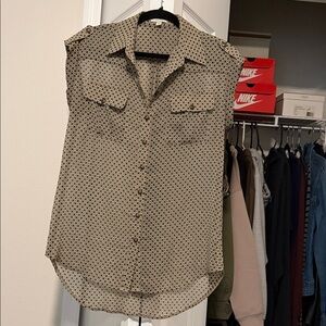Pleione Beige Button-Front Sleeveless Blouse with Olive Dot Print
